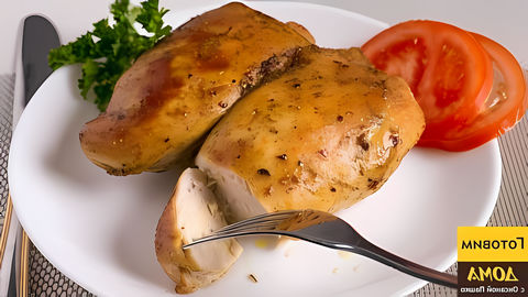 Подпишись - goo. gl/SUkMQR Очень простой рецепт приготовления вкусной, ароматной и сочной куриной грудки с... 