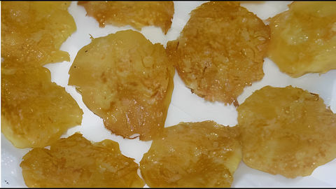 Драники или деруны из картошки: BAMPxvakAPw Для приготовления понадобятся: 1 кг - картофель 1 шт. 