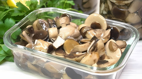 Маринованные грибы. Таким способом грибы маринуются очень просто, получаются вкусные, как свежие и хранятся до... 