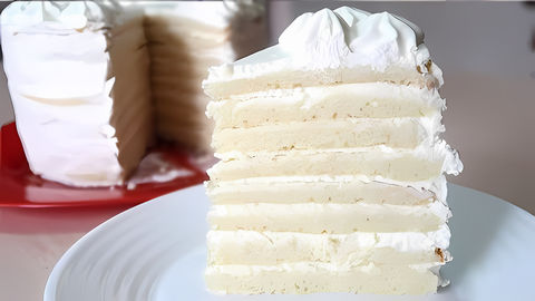 Сегодня будем печь торт Молочная девочка. Коржи раскатывать не нужно, а торт получается просто невероятно вкусный. 