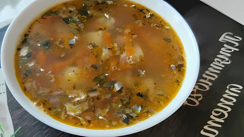 Такой суп готовится за 20-30 минут, а получается вкусным и насыщенным. Можно готовить этот суп или из сайры, или... 